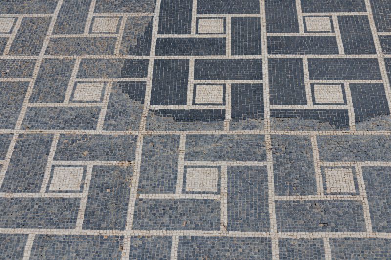 Mosaic Tile Features